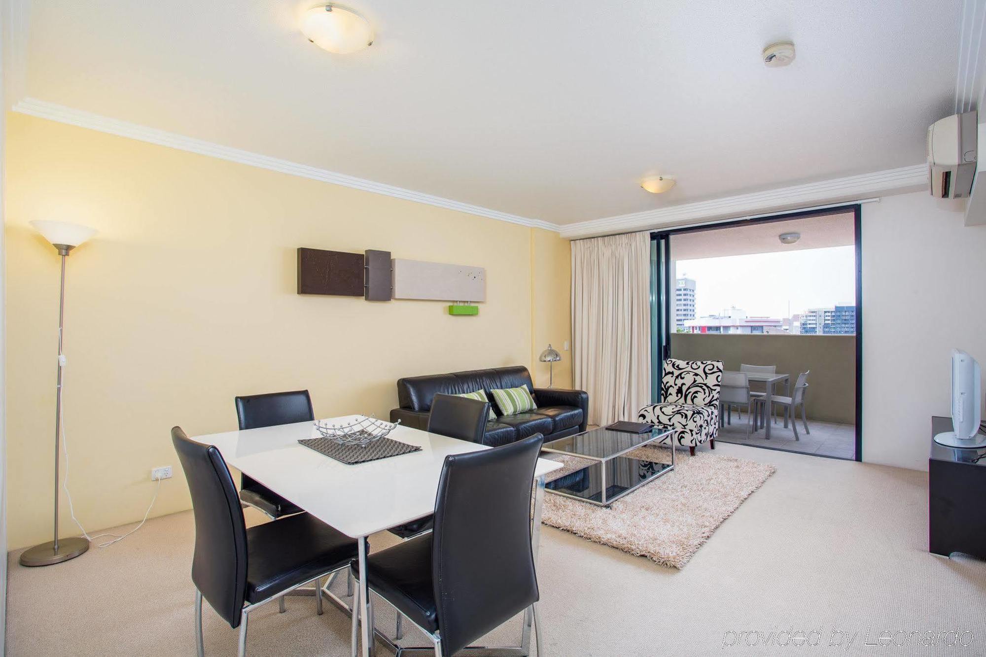 Republic Apartments Brisbane City Exterior photo