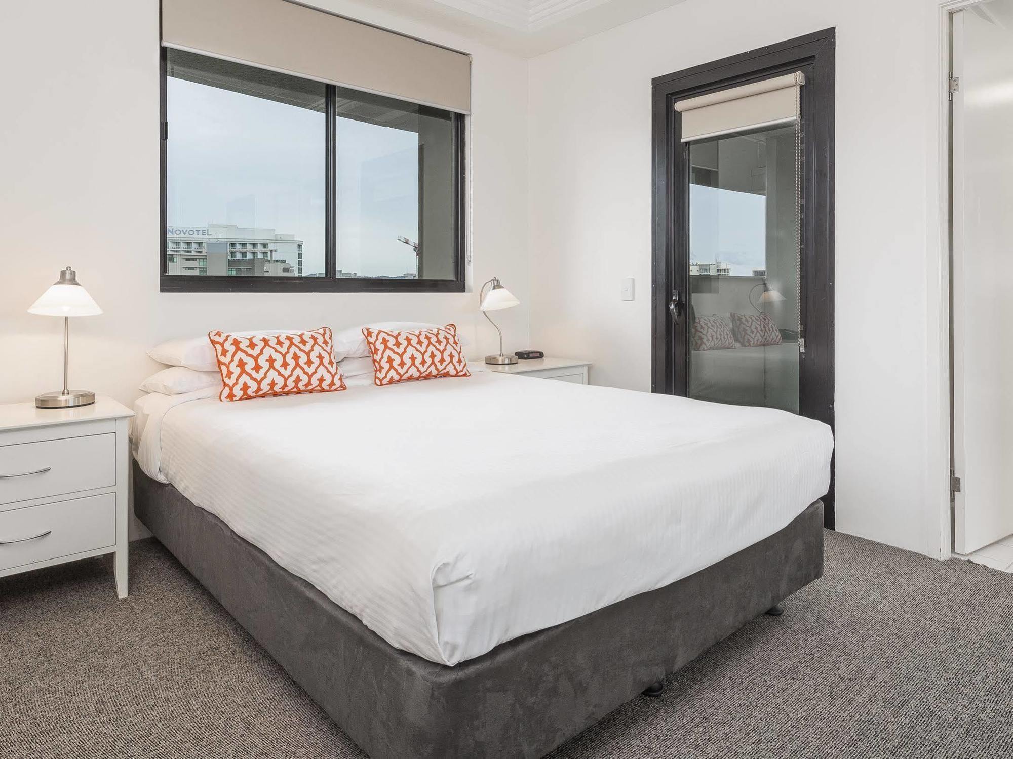 Republic Apartments Brisbane City Exterior photo