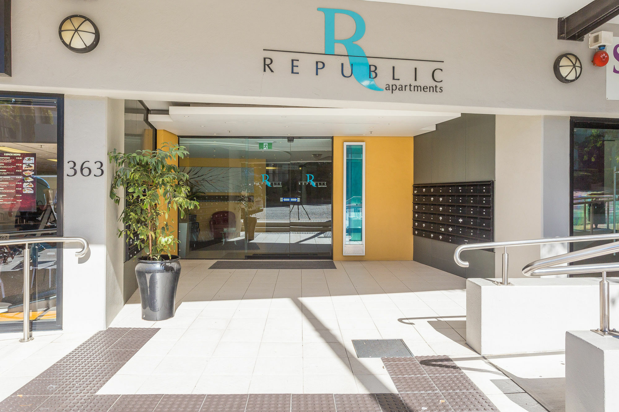 Republic Apartments Brisbane City Exterior photo